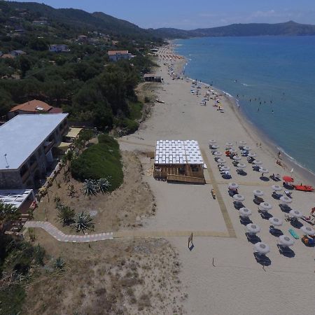 Residence Le Palme - Appartamenti Sul Mare - Spiaggia Tra Palinuro E Caprioli Pisciotta Luaran gambar