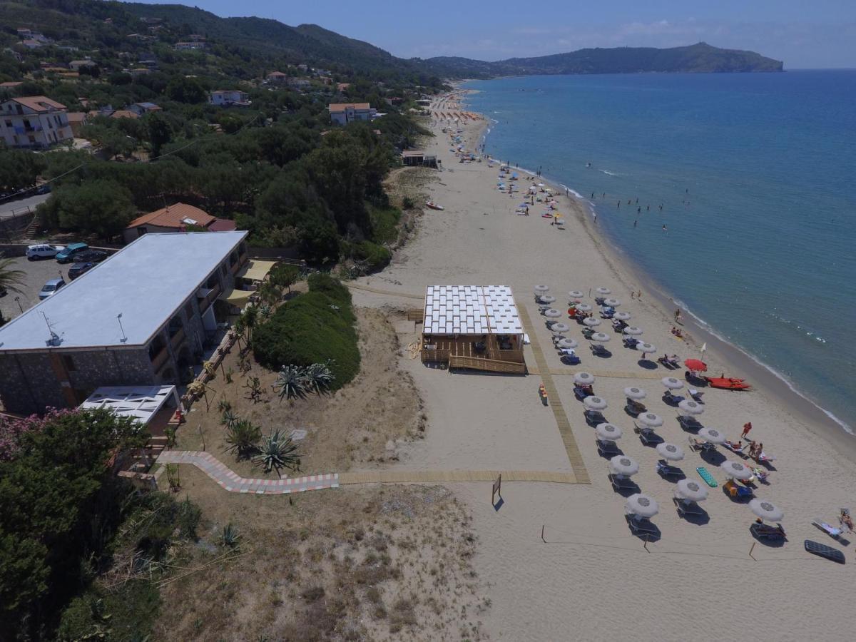 Residence Le Palme - Appartamenti Sul Mare - Spiaggia Tra Palinuro E Caprioli Pisciotta Luaran gambar