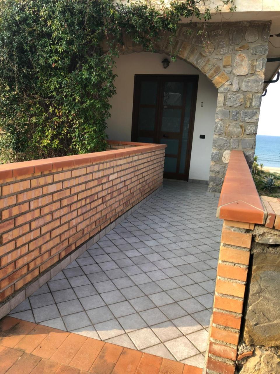 Residence Le Palme - Appartamenti Sul Mare - Spiaggia Tra Palinuro E Caprioli Pisciotta Luaran gambar