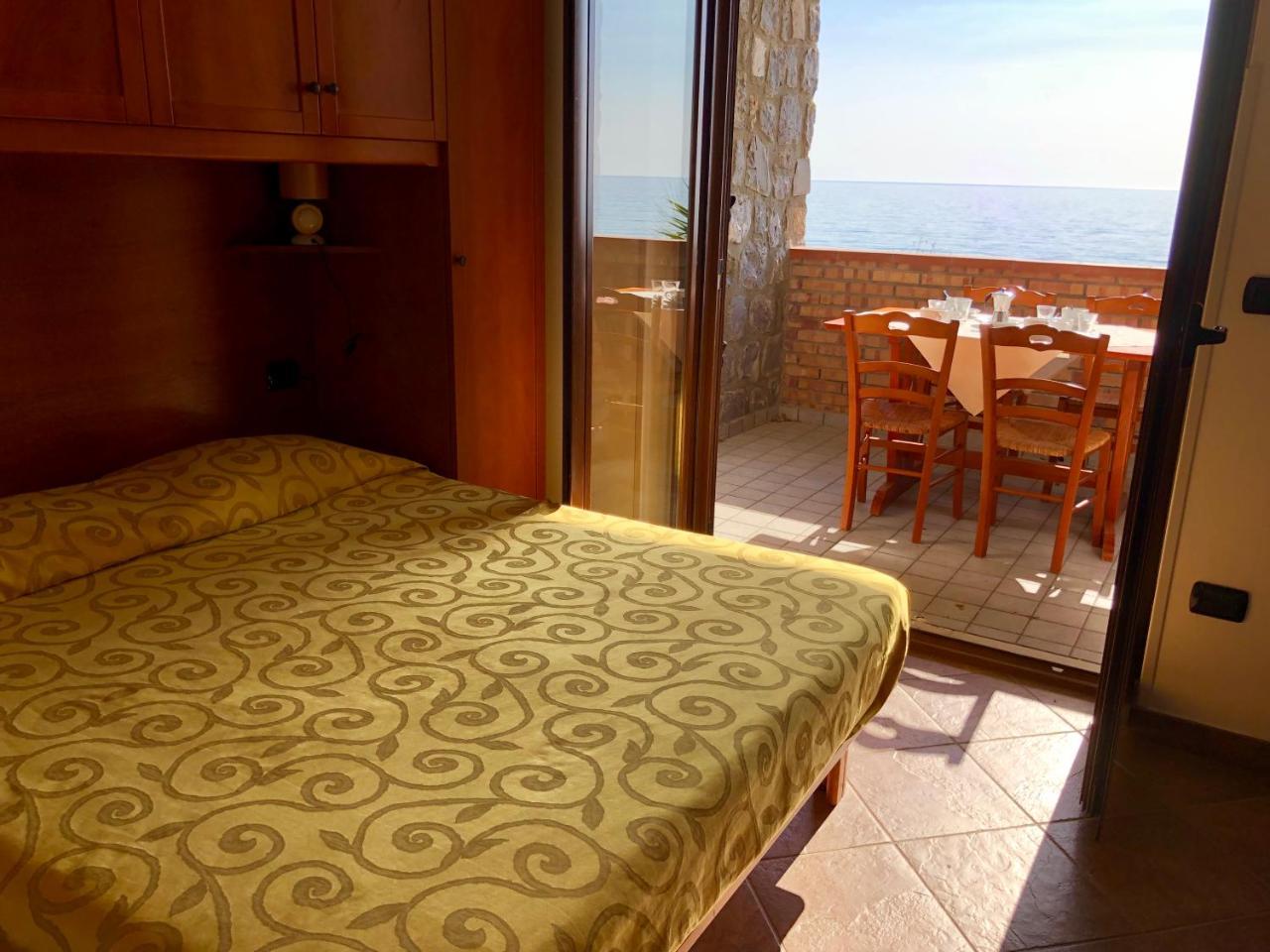 Residence Le Palme - Appartamenti Sul Mare - Spiaggia Tra Palinuro E Caprioli Pisciotta Luaran gambar