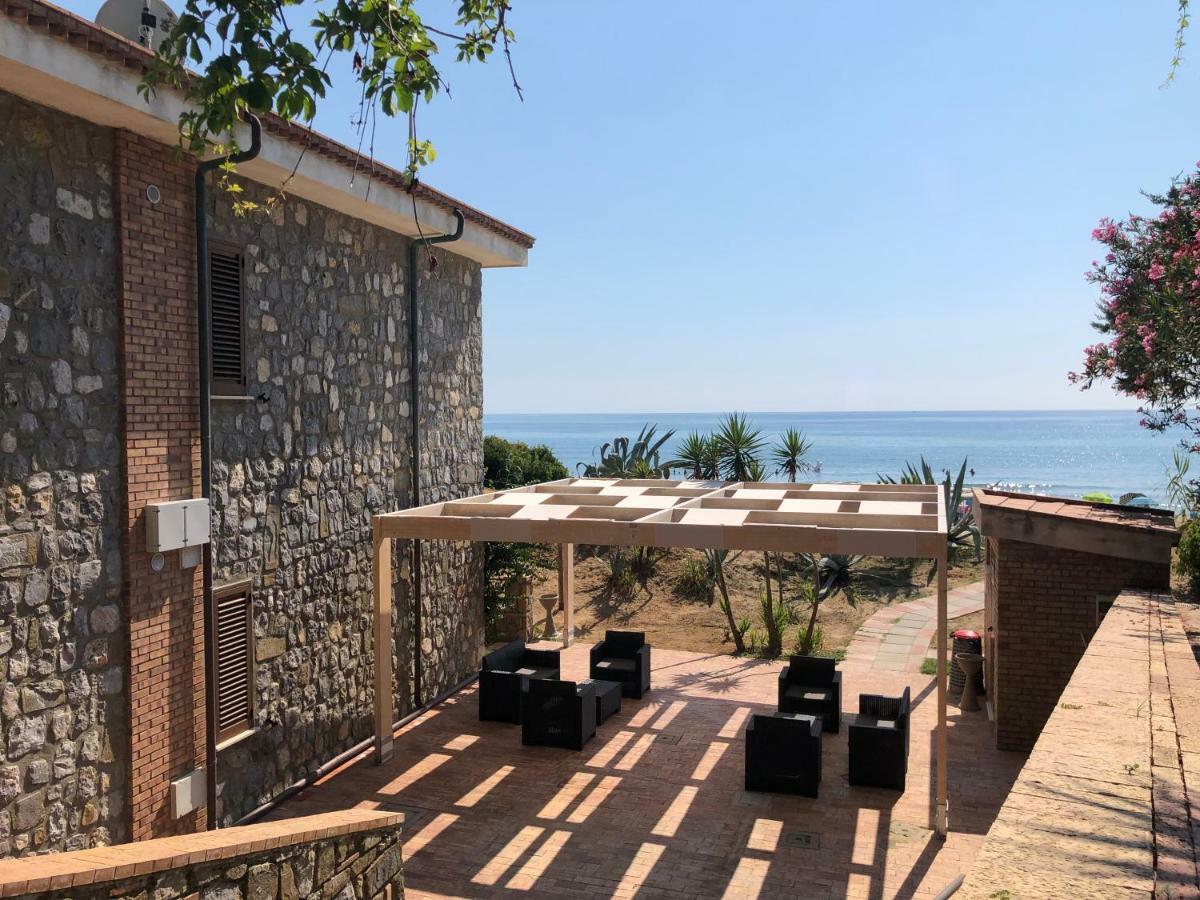Residence Le Palme - Appartamenti Sul Mare - Spiaggia Tra Palinuro E Caprioli Pisciotta Luaran gambar